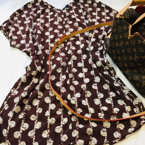 Madewell Tops - Madewell 1937, blouse, 100% Silk. Excellent condit